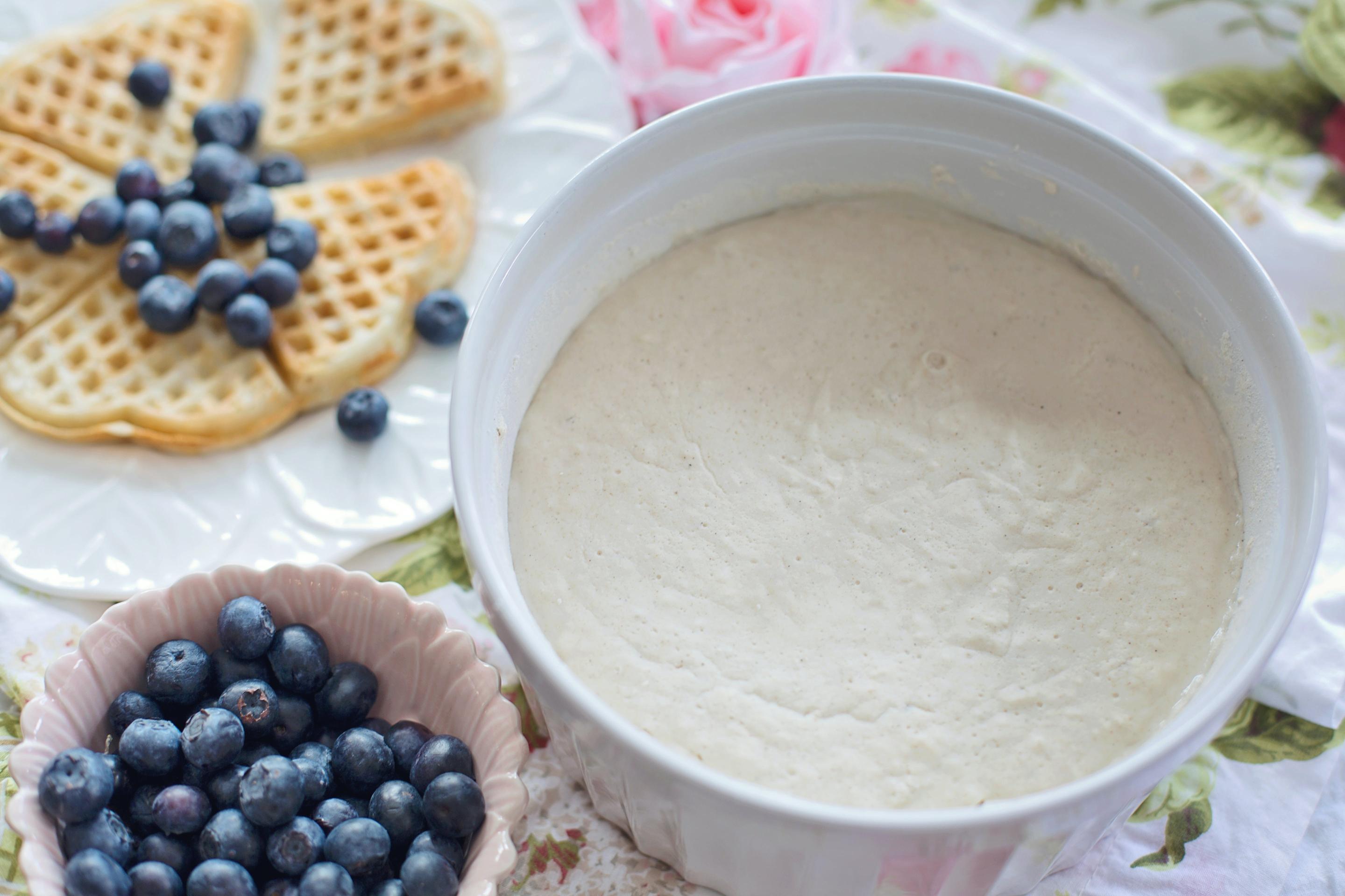 Ingredienti essenziali e attrezzature necessarie per preparare il gelato allo yogurt in casa